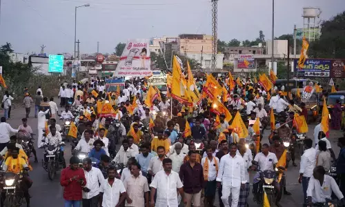 Kottu Satyanarayana campaigns in Tadepalligudem