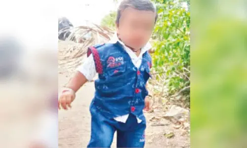 Minister M B Patil commends efforts in rescue of child from borewell