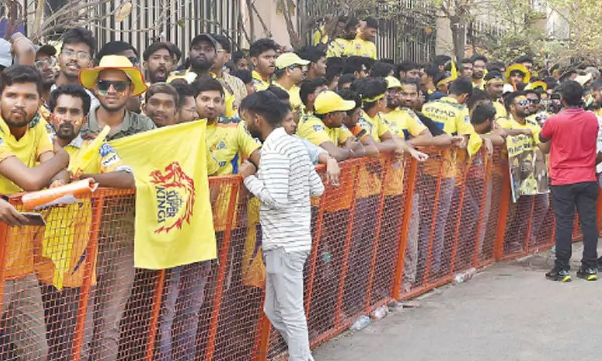 Hyderabad: Spectators break barricades outside Uppal Stadium