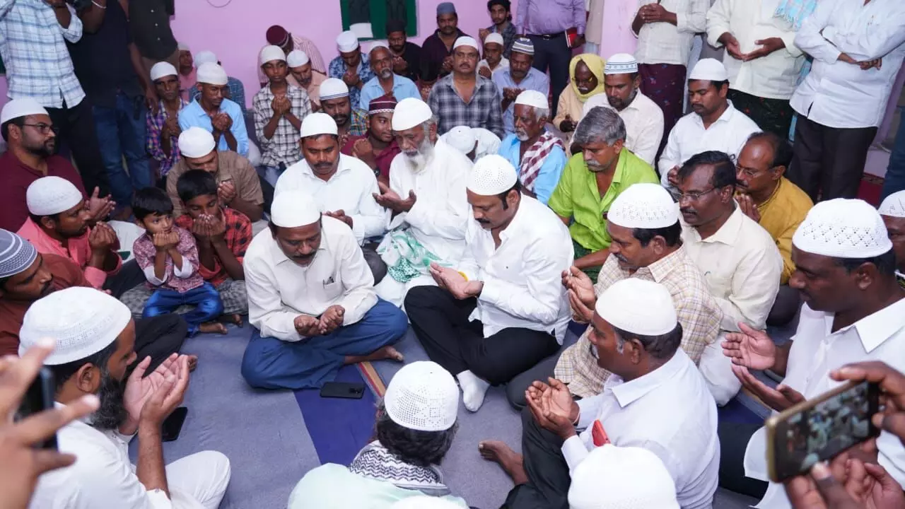 Yarlagadda Venkatrao attends iftar party in Gannavaram mandal