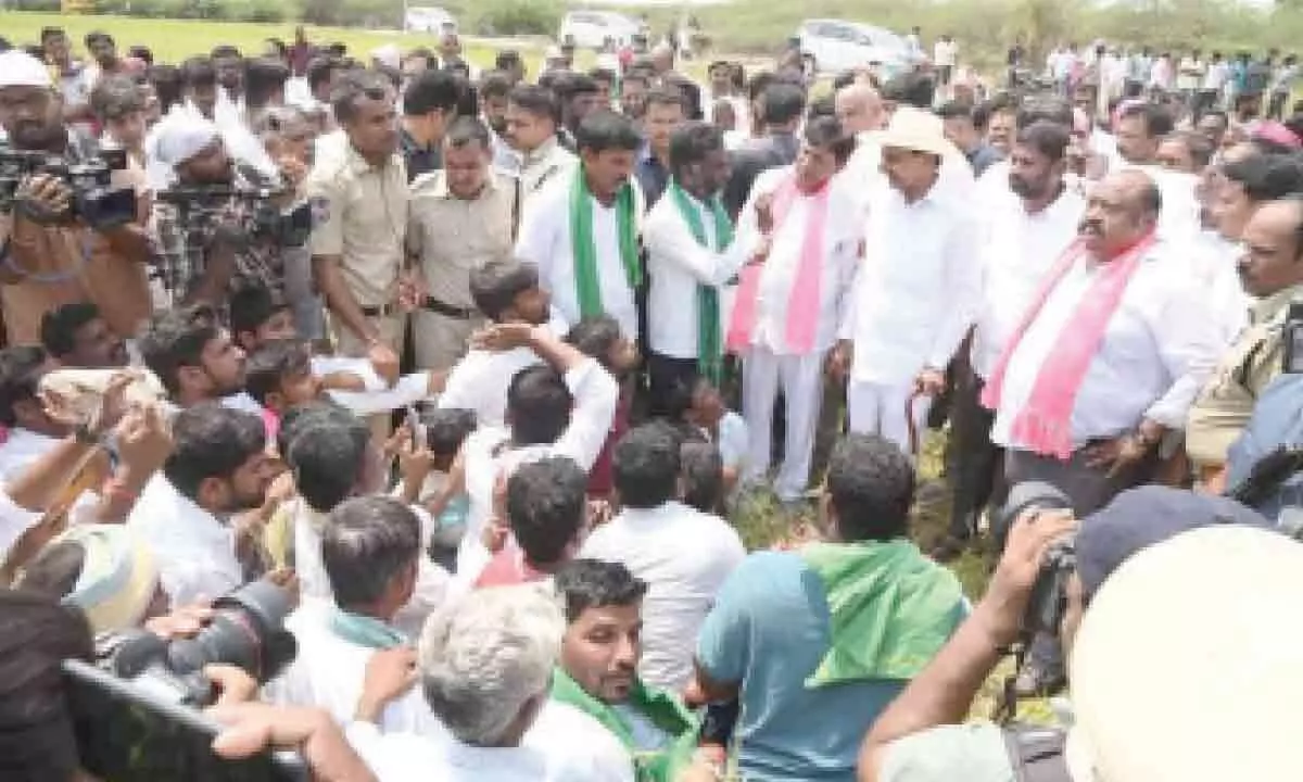 KCR threatens maha dharna at Medigadda over farmers’ issues