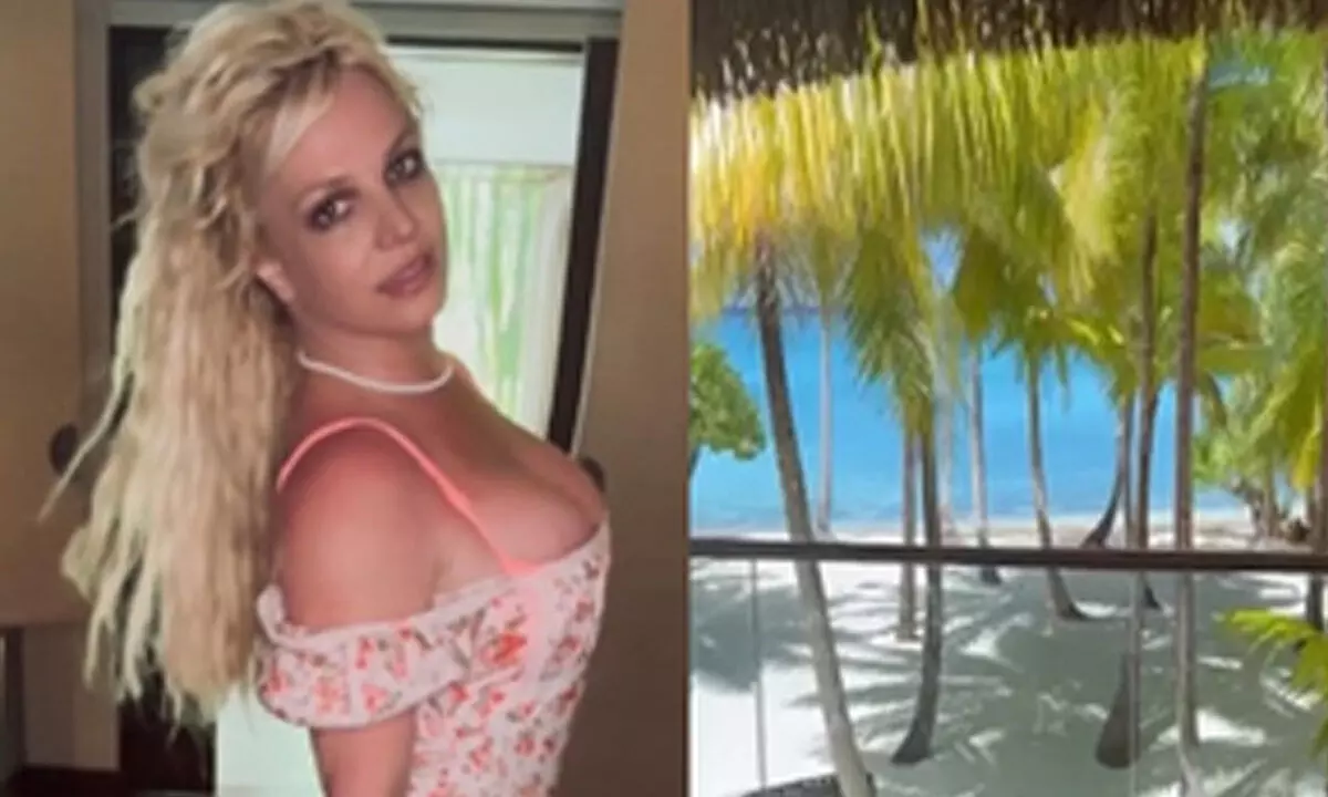 Britney Spears shares nude pictures of herself from her sunny beach holiday