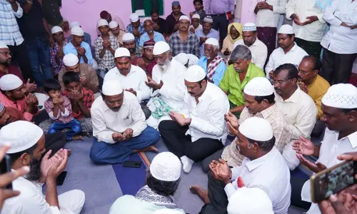Yarlagadda Venkatrao attends iftar party in Gannavaram mandal
