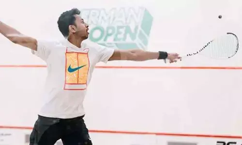 Senthilkumar stuns 8th seed Parker, enters quarters