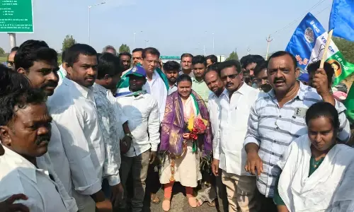 Hindupur YSRCP candidate TN Deepika campaigns in Lepakshi mandal
