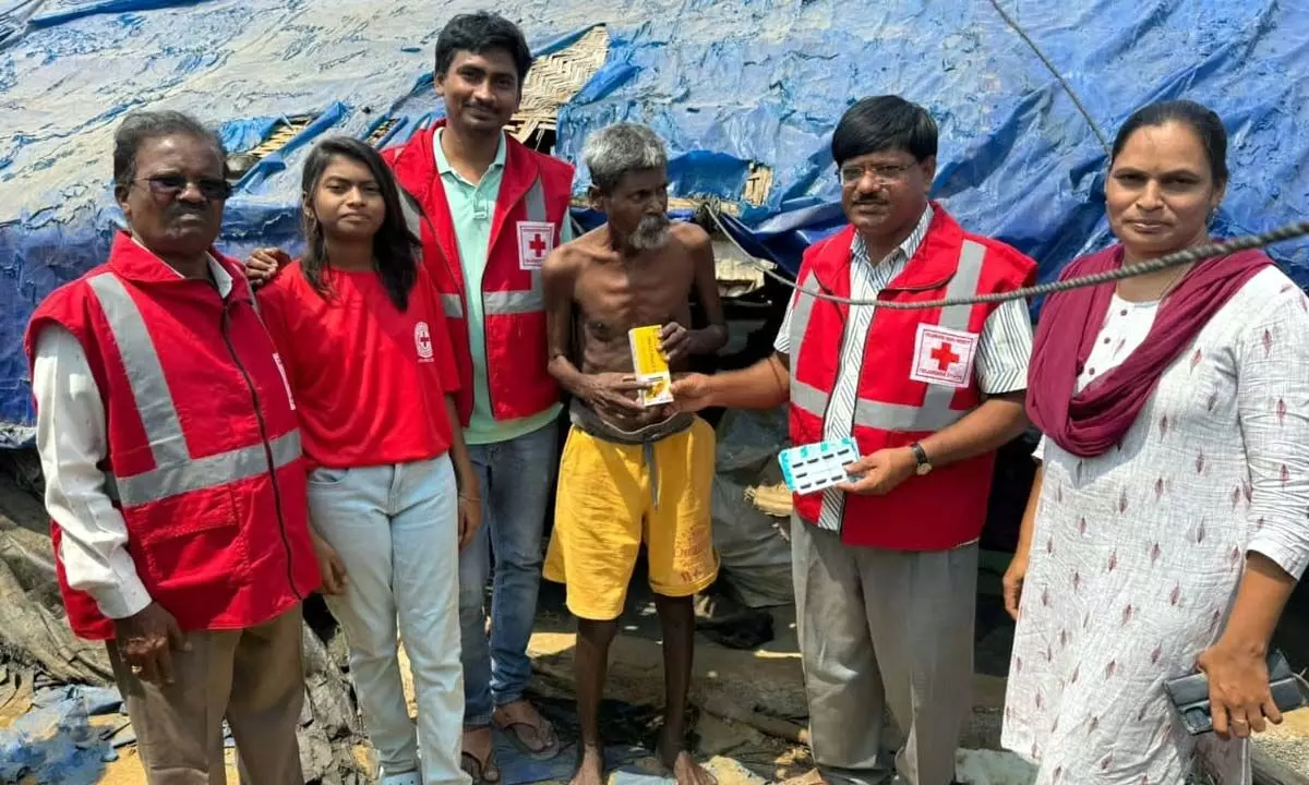 Red Cross medical services for elderly nomads