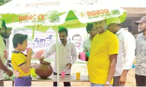 Srikakulam: Trader set up WATER KIOSK