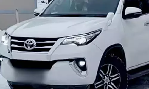 Stolen SUV of BJP chief J P Naddas wife found in Varanasi, two arrested