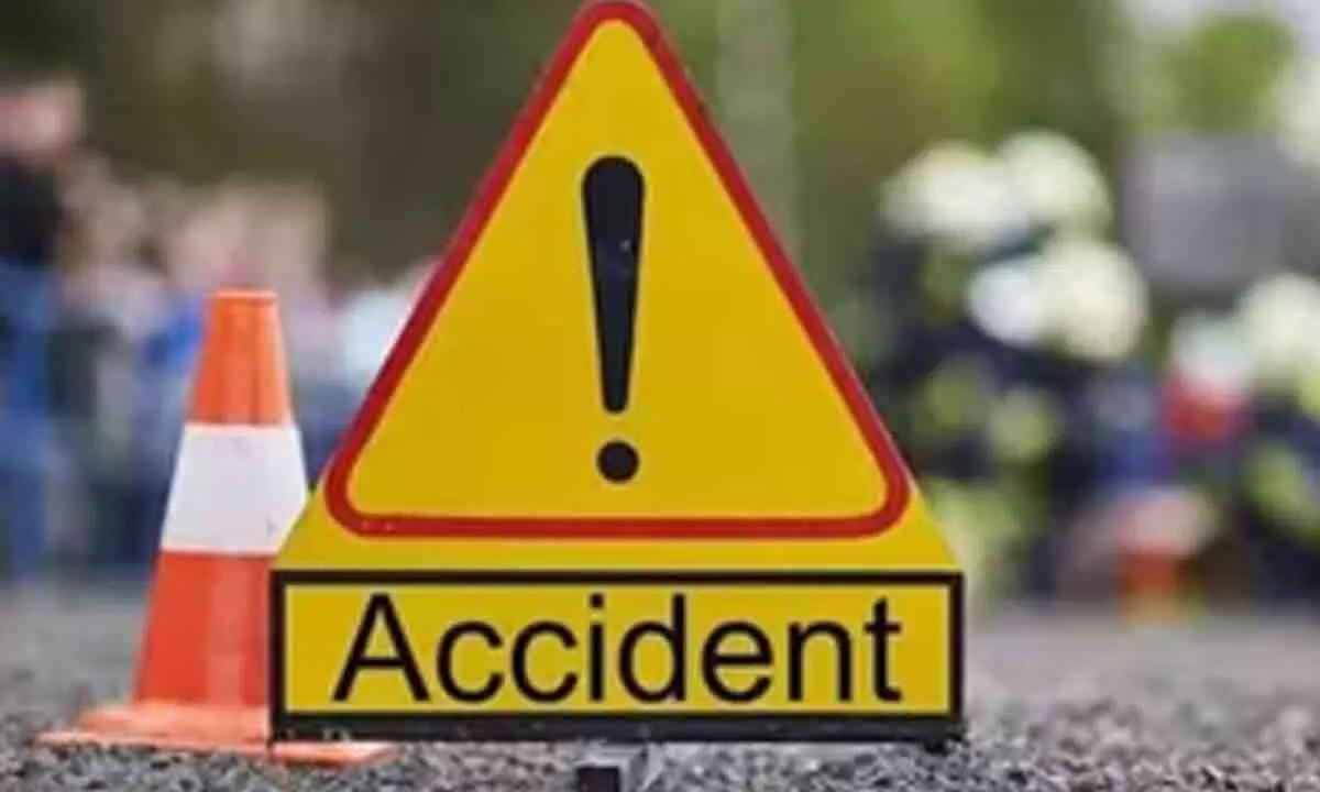 Three dead and two injured after car hits lorry in Kavali
