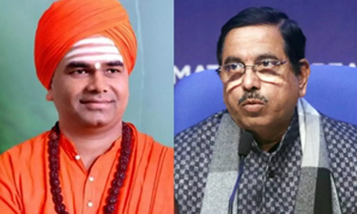 Constituency Watch: Eyeing fifth straight win from Dharwad, Pralhad Joshi faces Lingayat seer