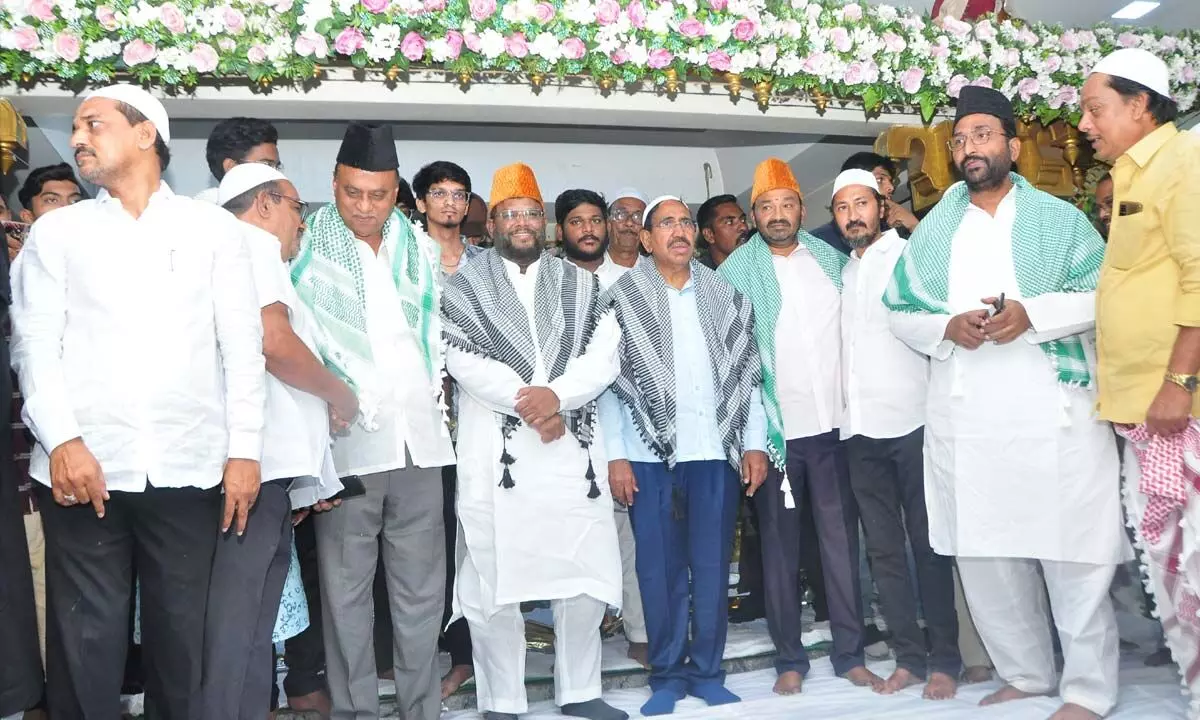 Narayana holds Iftar party in Nellore City