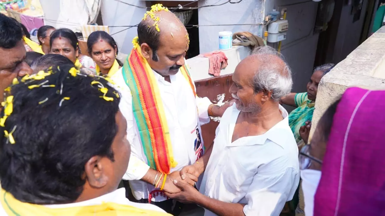 Yarlagadda Venkatrao starts campaign under Prajagalam in Vijayawada