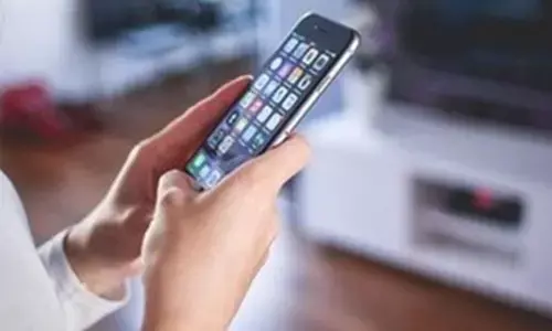 3 in 4 feature phone users in India consider switching to smartphones