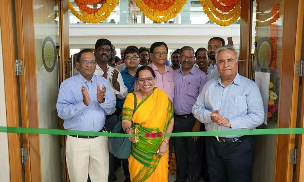 Prof Lakshmi Kantam Mannepalli of ICT Mumbai inaugurating the 400 MHz NMR Spectrometer at SRM-AP at Neerukonda in Guntur district on Monday