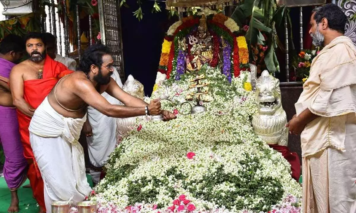 Vijayawada: Thousands throng Durga temple on Ugadi