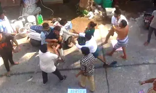 Visakhapatnam: Tension prevailed as two groups get into serious arguments
