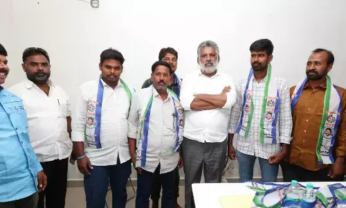Group of TDP workers in Chinnagottigallu mandal joins YSRCP