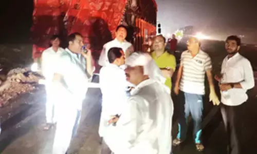 Close shave for Maha Congress chief as truck hits car; Nana Patole smells a plot