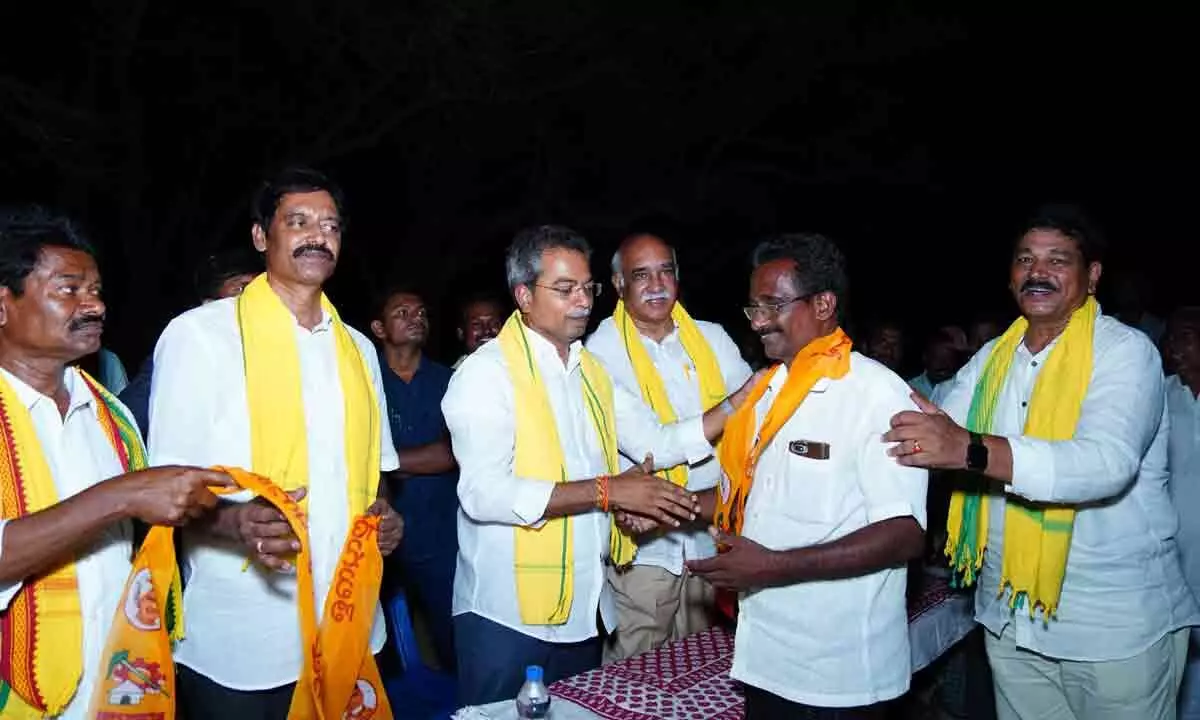 YSRCP leaders join in TDP in Mylavaram