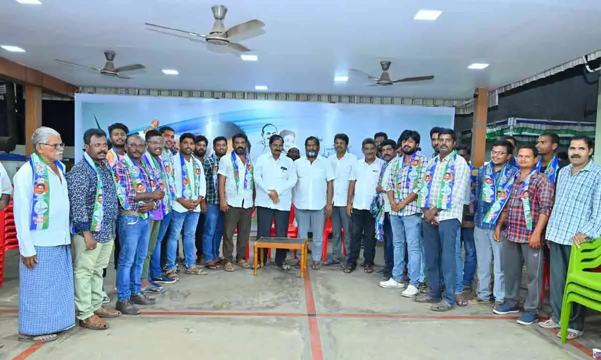 40 TDP workers in Nellore Rural joins in YSRCP