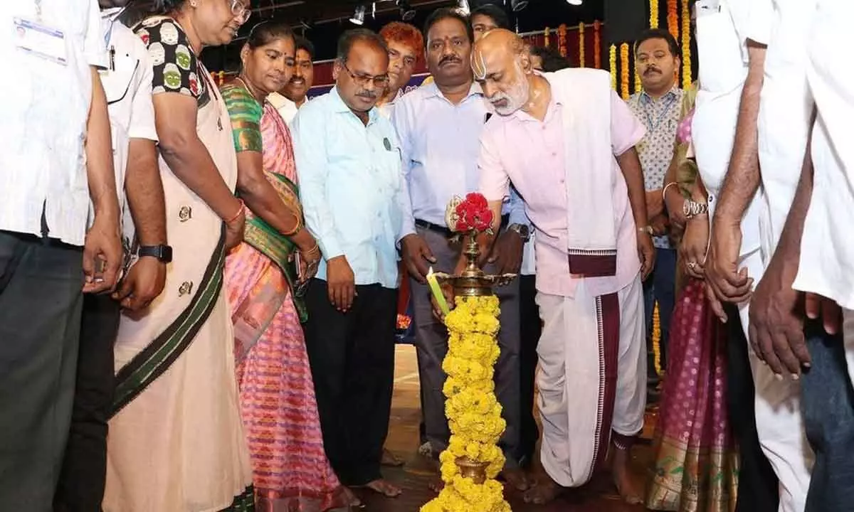 TTD employees observing Mahatma Jyotirao Phule’s birth anniversary at Mahati auditorium in Tirupati on Thursday