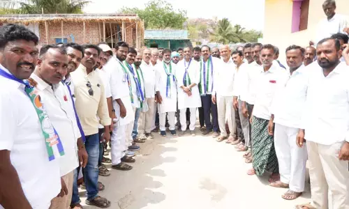 Kadiri YSRCP candidate flays Naidu over opportunistic politics