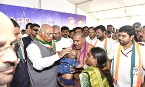 After nomination of son-in-law Radhakrishna from Kalaburagi seat, Kharge asks voters to avenge his defeat