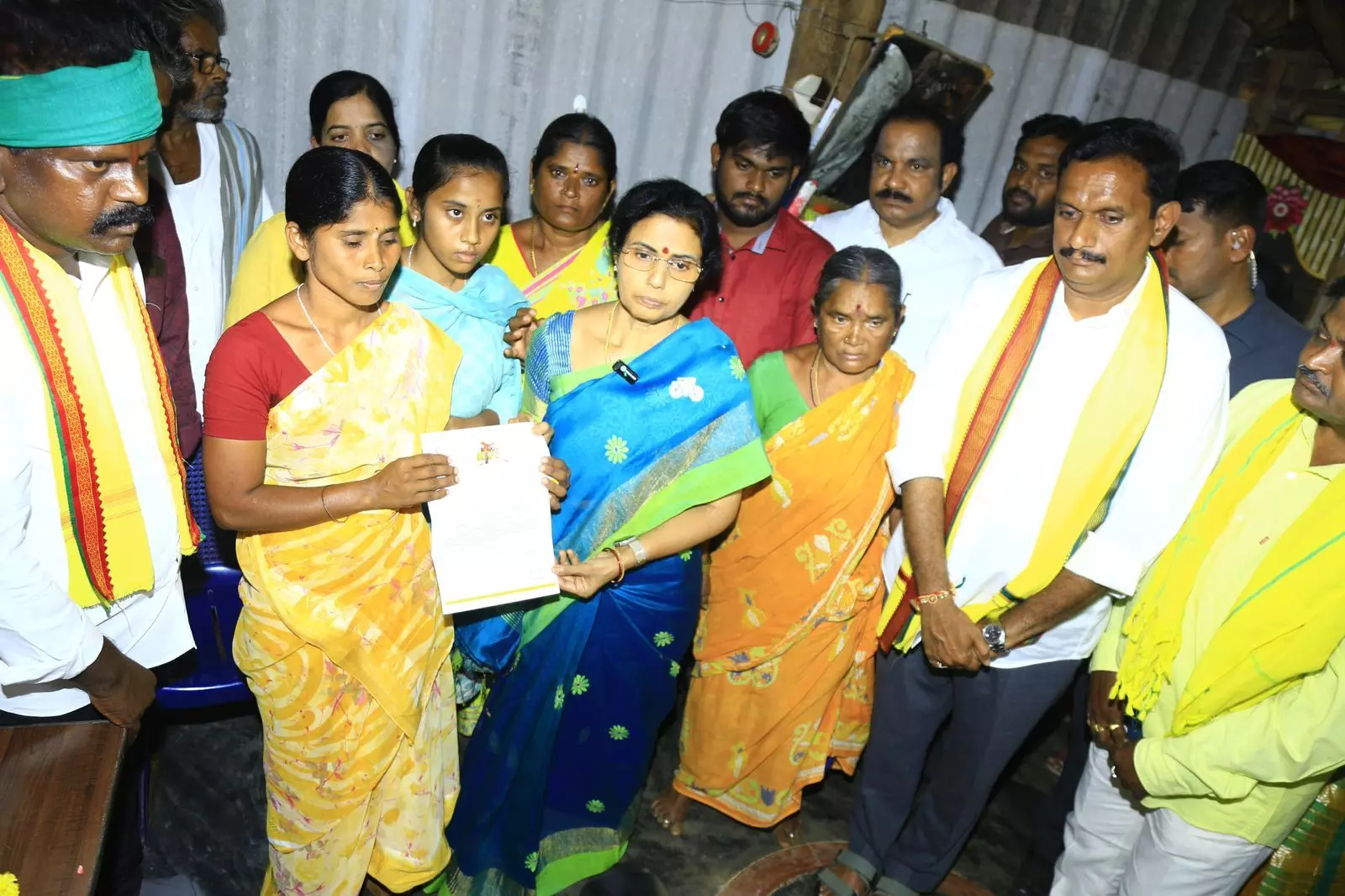 Nara Bhuvaneshwari extends financial assistance to TDP activist in Vissannapet