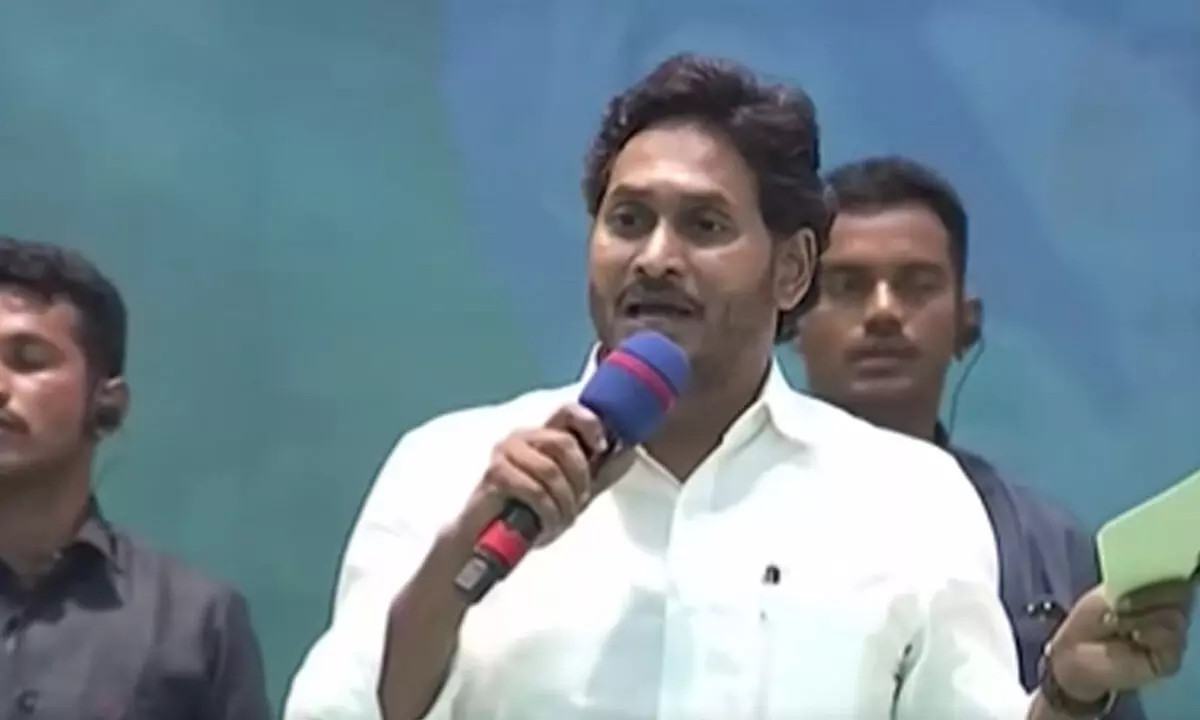 CM Jagan interacts with handloom weavers says YSRCP Govt has tie-up with international e-commerce platforms to sell the products