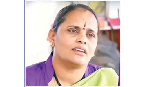 Kurnool: Kapatralla Bojjamma, husband join TDP