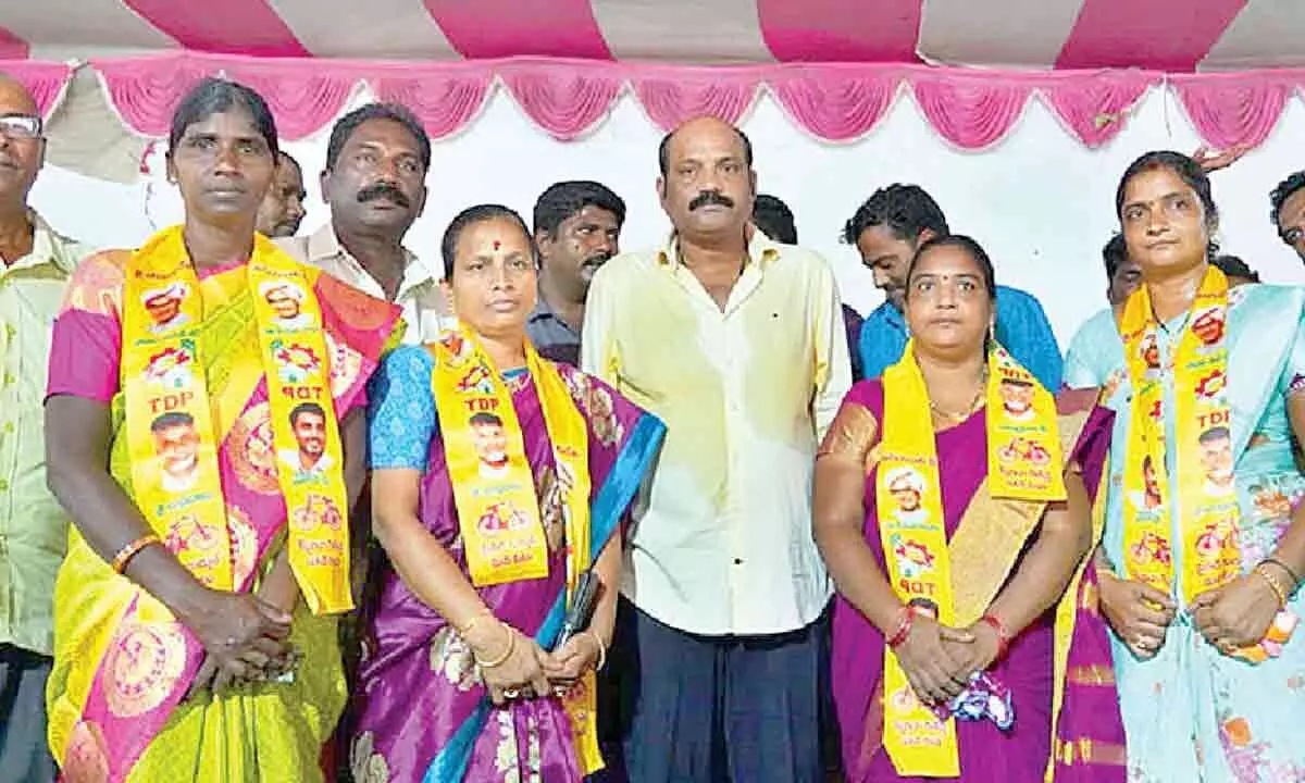 Vijayawada: Venkata Rao assures 15,000 house sites to poor in Gannavaram