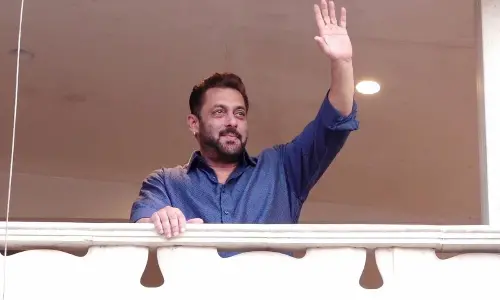 Gunfire Erupts Outside Salman Khans Mumbai Residence