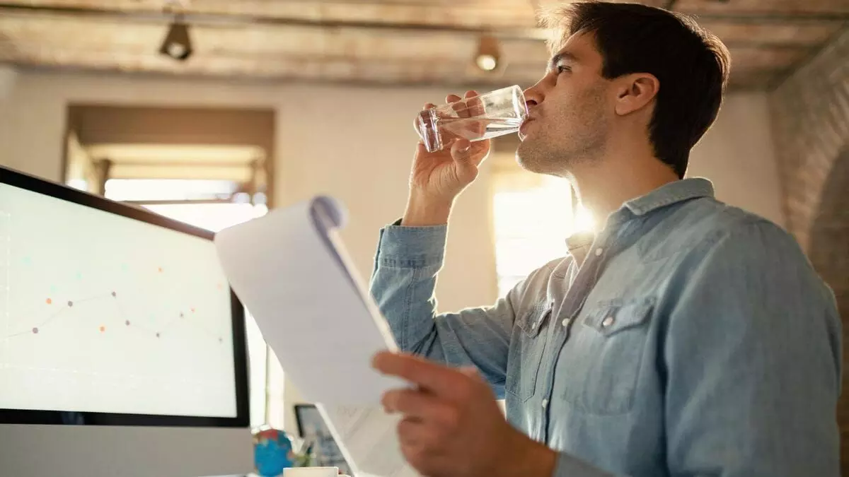 Hydration in Workplace: Office-Friendly Tips to Keep Employees Hydrated and Productive