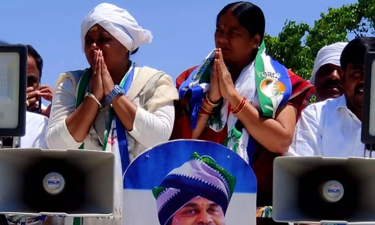 Hindupur YSRCP candidate campaigns in Lepakshi Mandal, Highlight Welfare Schemes and Promote Women Candidates