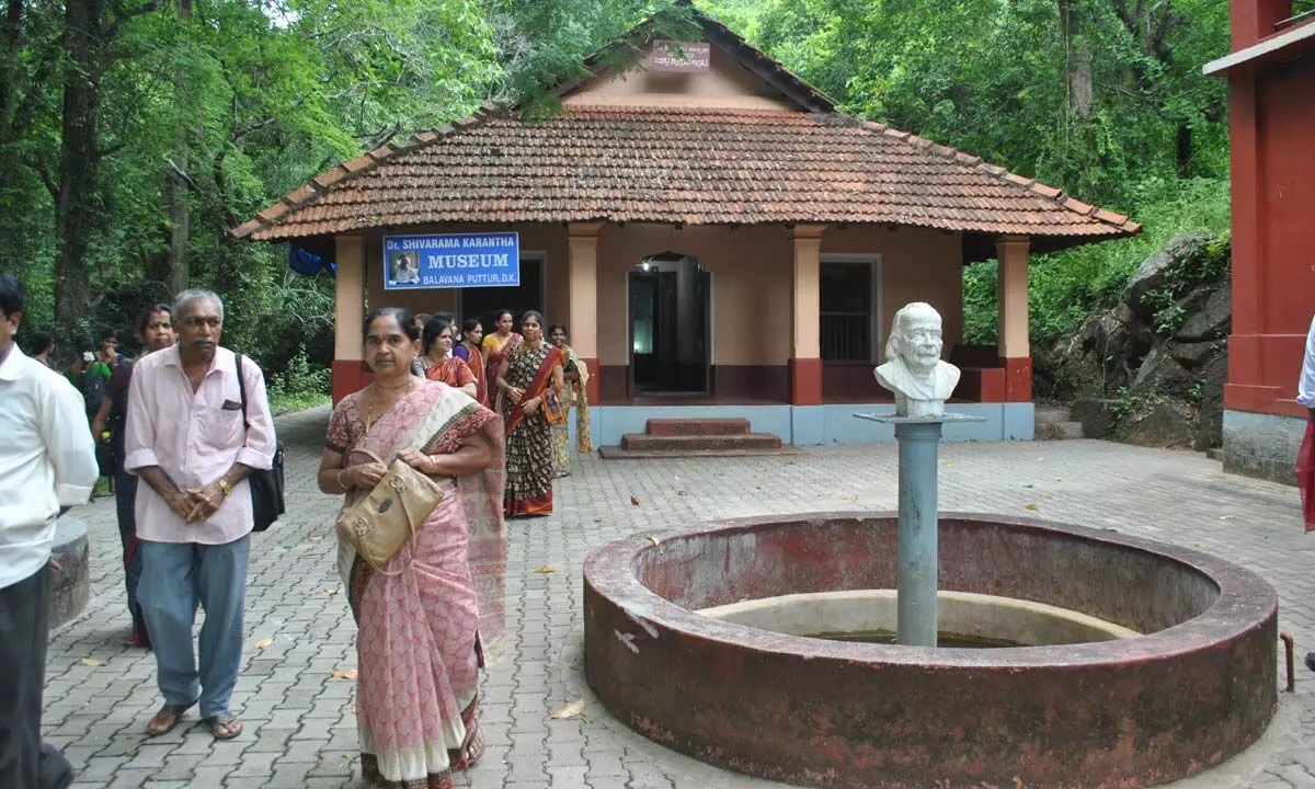 Jnanapith awardee legacy in shame Balavana water crisis deepens