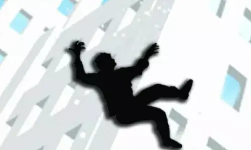 Fear of not qualifying for NEET exam, student jumps from apartment to death