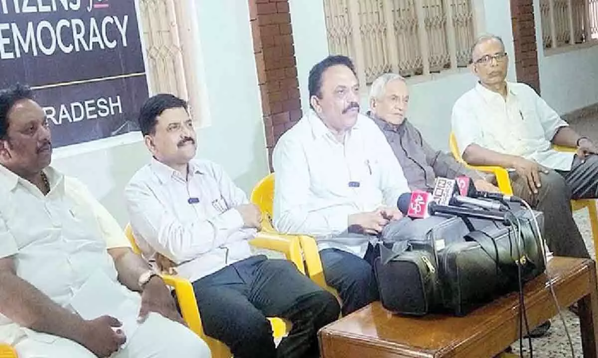 Vijayawada: Citizens for Democracy demands pensions at doorstep