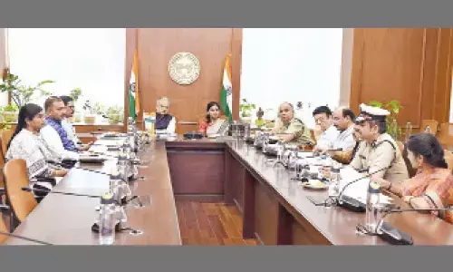 Top officials of TS, AP hold joint meet to ensure hassle-free polls