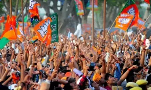 BJP-led NDA to cross 390-mark in Lok Sabha polls, predicts India TV-CNX survey
