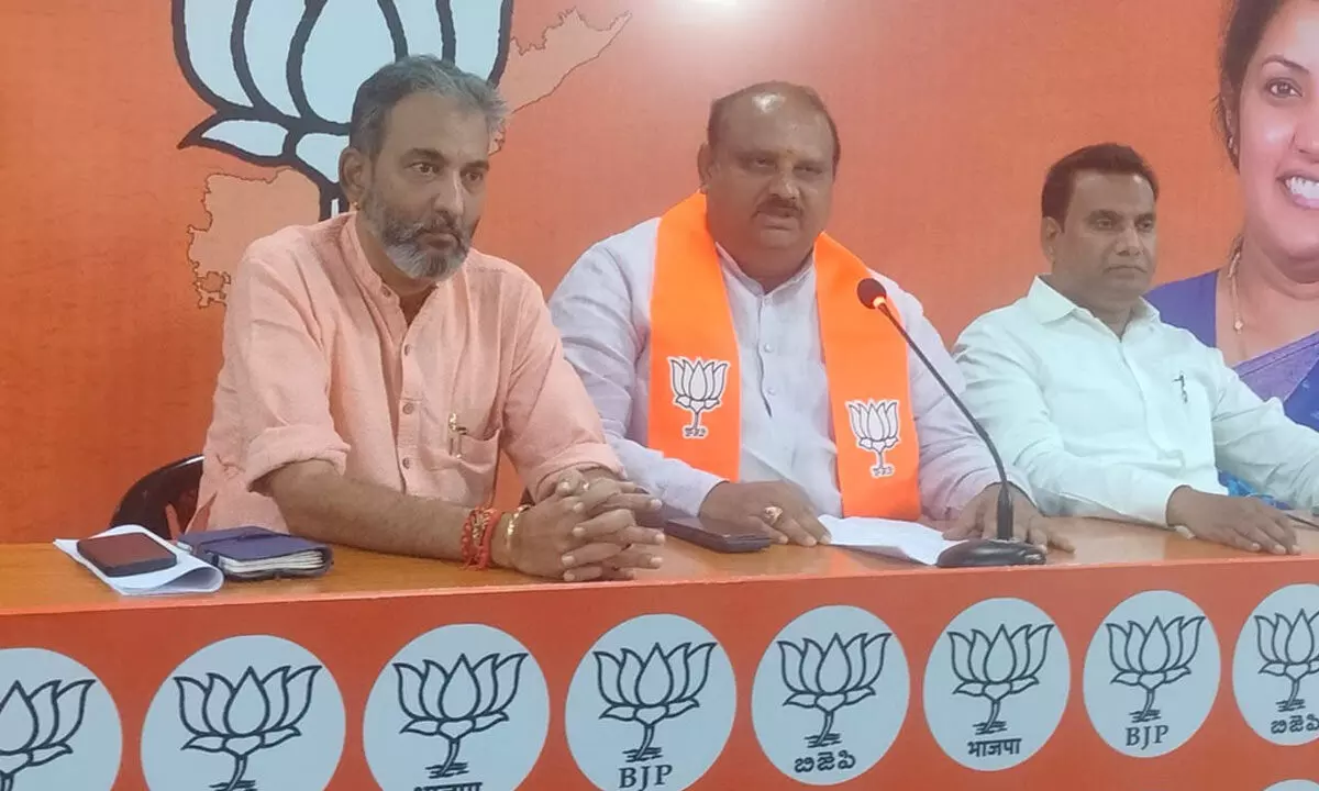 AP BJP vice-president Vetukuri Suryanarayana Raju addressing the media at the state party office in Vijayawada on Tuesday