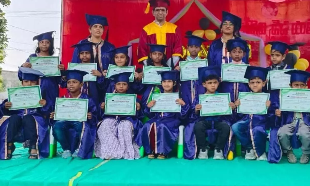 Karimnagar: UKG students in Alphores Sri Vidyabharathi School given graduation certificates
