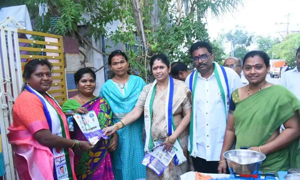 YSRCP Candidate Velampalli Srinivasa Raos Family Requests Votes in 27th Division