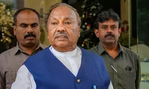 Raghavendra in adjustment politics with Cong: Eshwarappa
