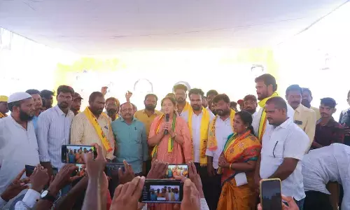 YSRCP leaders join TDP in Kovuru