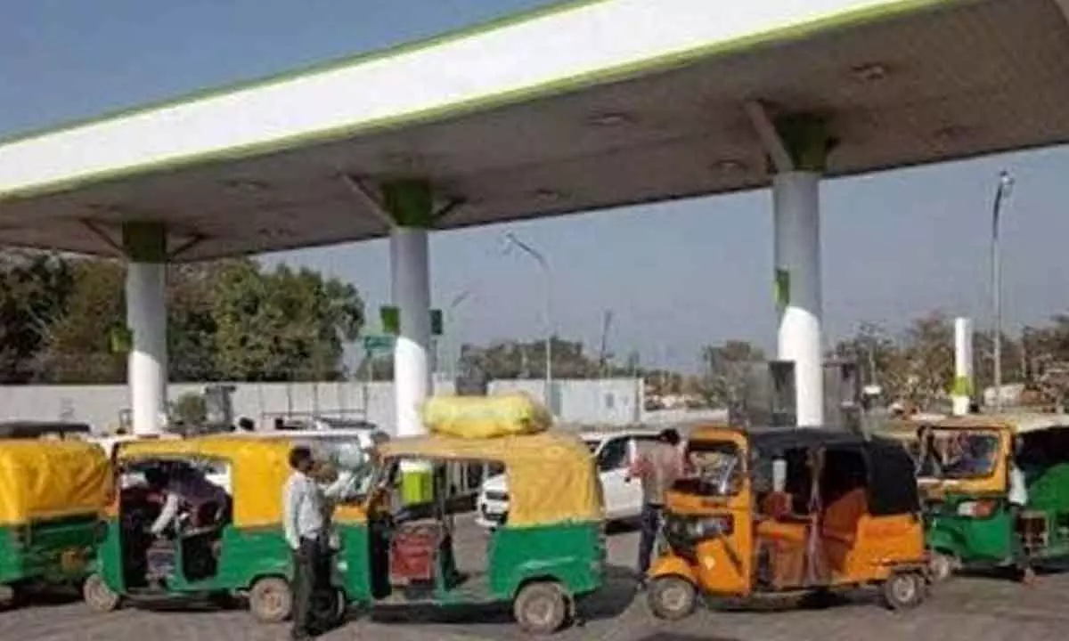 Hyderabad: City autos plying with old CNG, LPG kits may turn death traps