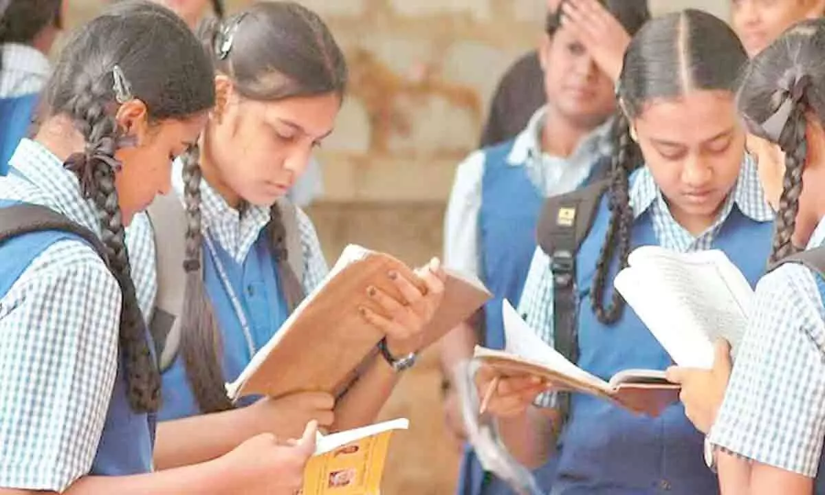 UP govt prepares question banks for students