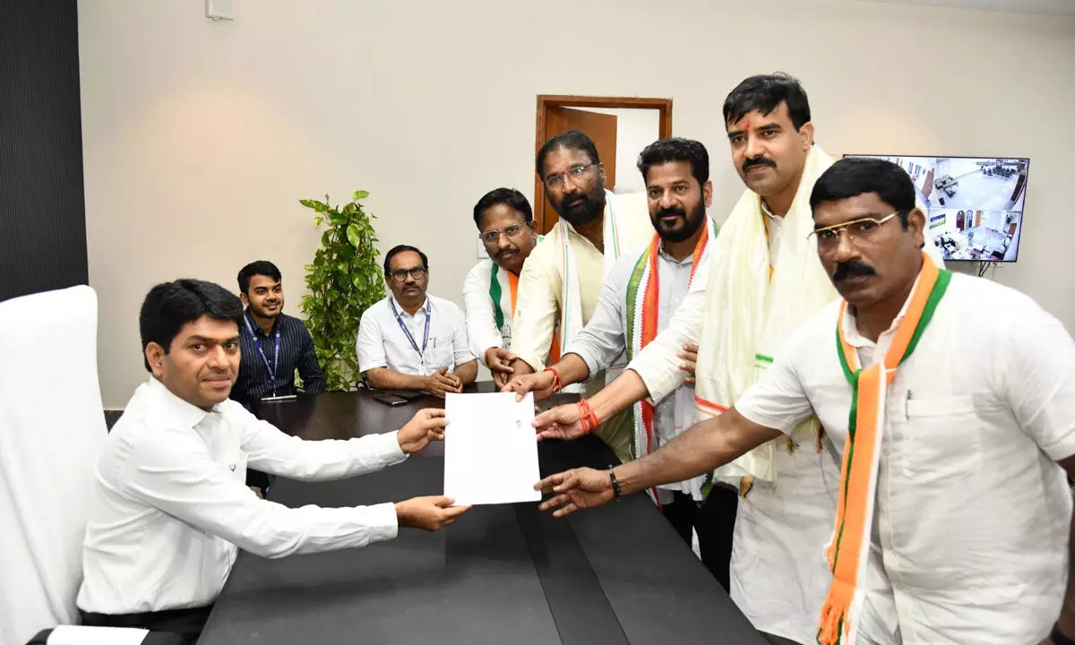Mahabubnagar MP Seat Witnesses Intense Competition among Congress, BJP, and BRS Candidates