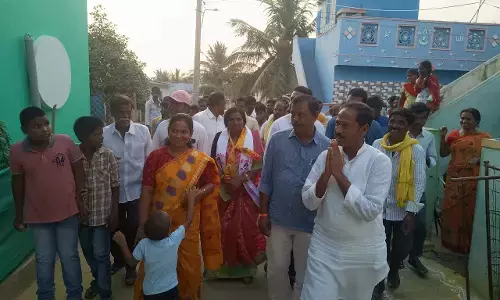 Residents of Nallacheruvu Mandal Welcome Kandikunta Venkataprasad During Election Campaign