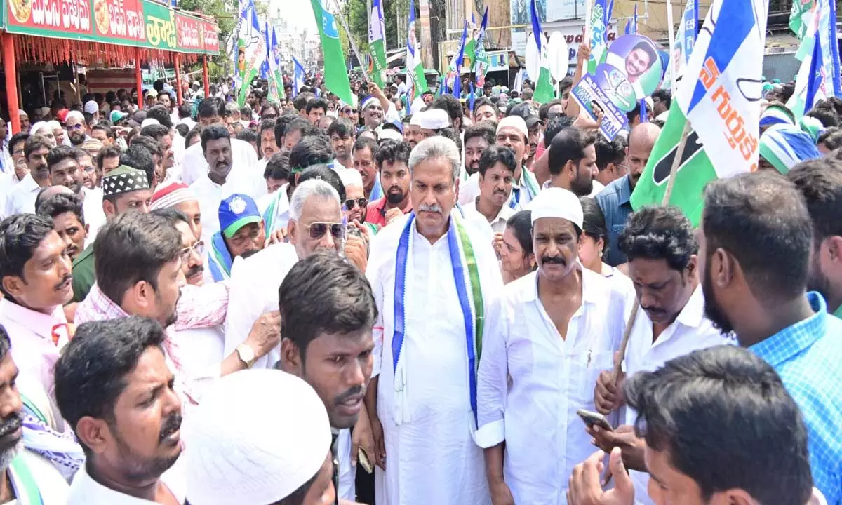YSR Congress Party candidate Sheikh Asif vows to drive away bank dodgers from Western Constituency
