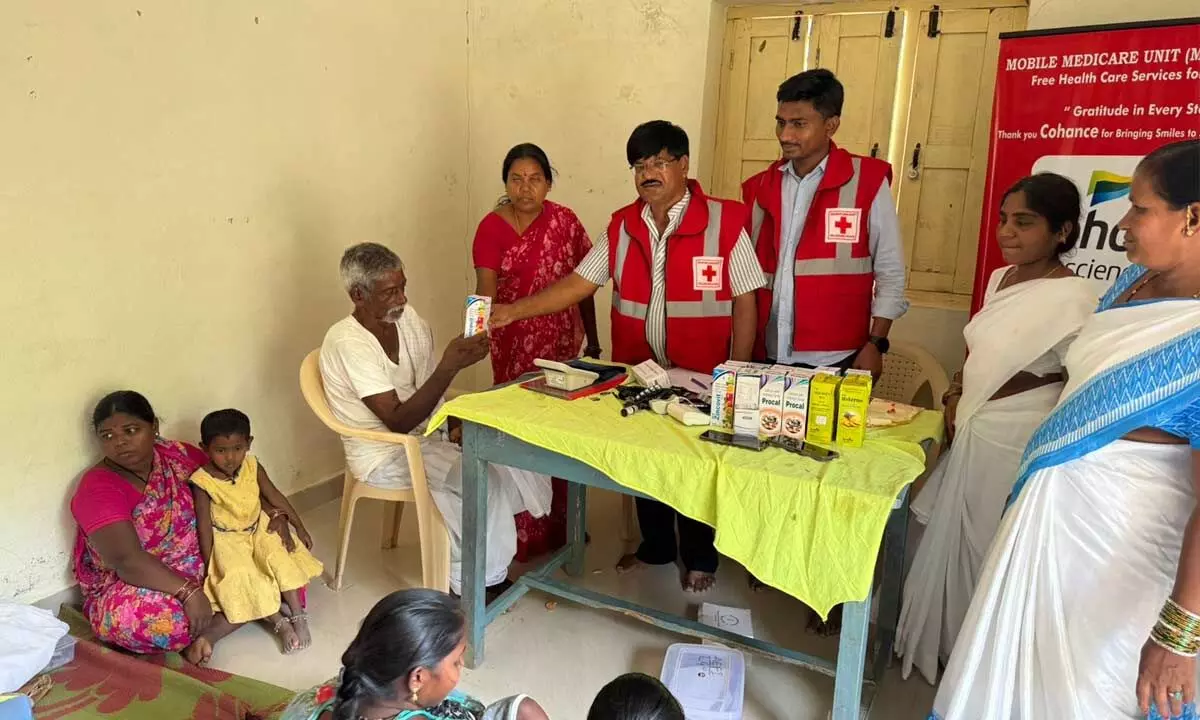 Red Cross ambulatory medical services for the elderly in Lingasanipalli village